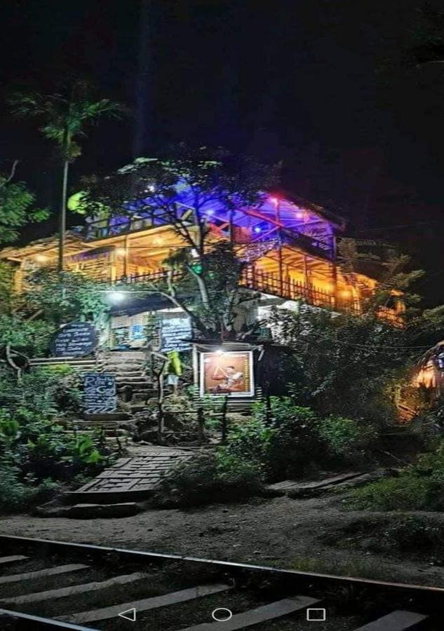 Tree House Cafe Ellaホステル エクステリア 写真